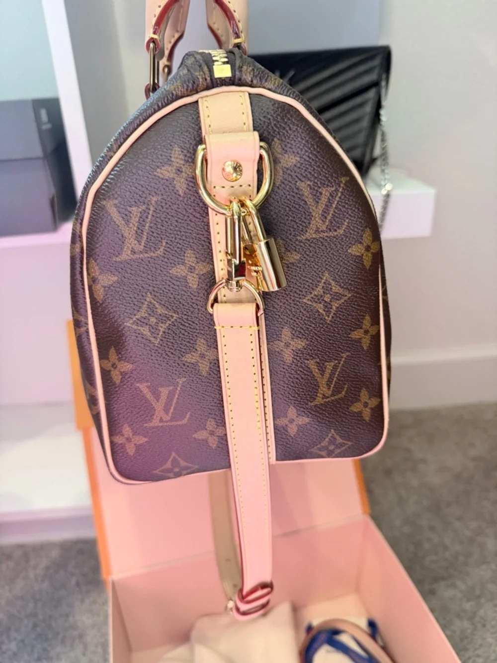 Louis Vuitton Monogram Speedy Bandoulière 25 - Picture 5 of 10